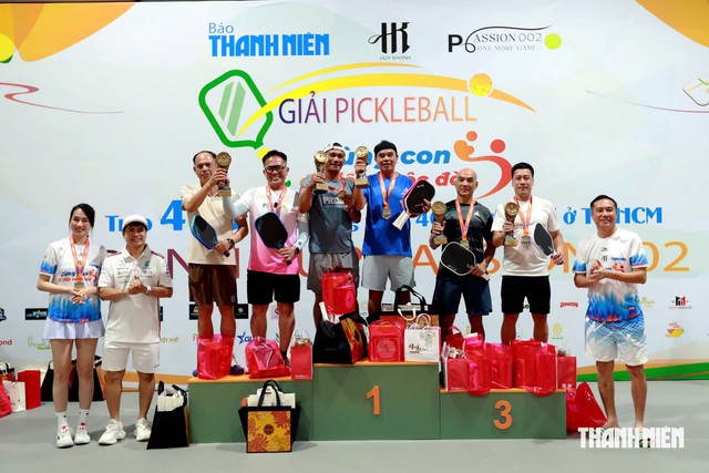 Gi&uacute;p trẻ mồ c&ocirc;i qua giải pickleball &lsquo;C&ugrave;ng con đi tiếp cuộc đời&rsquo;- Ảnh 8.