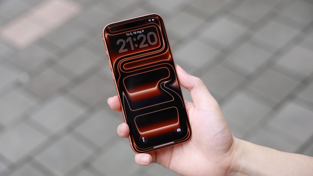 Gi&aacute; iPhone 17 ch&iacute;nh h&atilde;ng giảm tại nhiều đại l&yacute;- Ảnh 1.