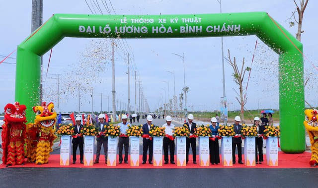 Đại lộ Lương H&ograve;a - B&igrave;nh Ch&aacute;nh th&ocirc;ng xe, NOXH LA Home đ&oacute;n lực đẩy gi&aacute; trị - Ảnh 1.