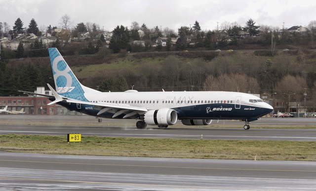FAA y&ecirc;u cầu sửa lỗi tr&ecirc;n h&agrave;ng trăm m&aacute;y bay Boeing 737 MAX - Ảnh 1.