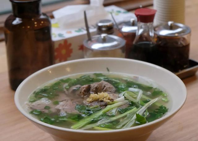 Vợ chồng Việt đưa phở Hà Nội tỏa hương ở trung tâm thành phố Melbourne - Ảnh 3.