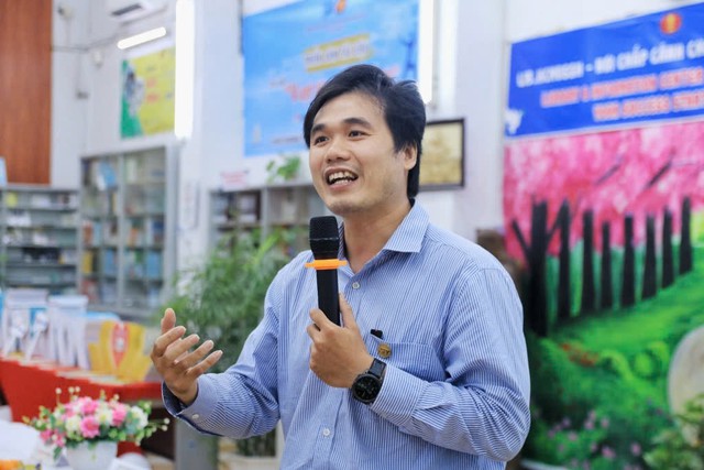 Từ vụ b&eacute; trai bị bạn nh&eacute;t b&uacute;t v&agrave;o hậu m&ocirc;n: 'Sao con kh&ocirc;ng kể?' - Ảnh 2.