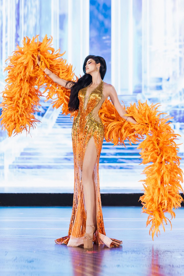 Th&iacute; sinh Miss Grand Vietnam quấn trăn l&ecirc;n s&acirc;n khấu g&acirc;y ch&uacute; &yacute; - Ảnh 3.
