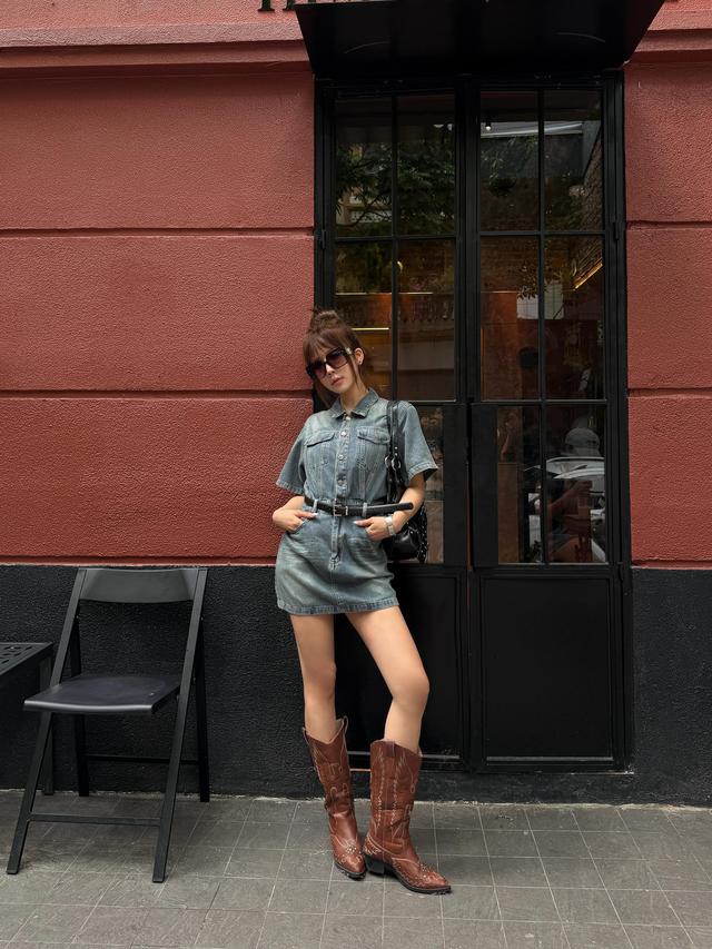 Biến hóa phong cách đường phố cùng những set đồ denim độc đáo- Ảnh 4.
