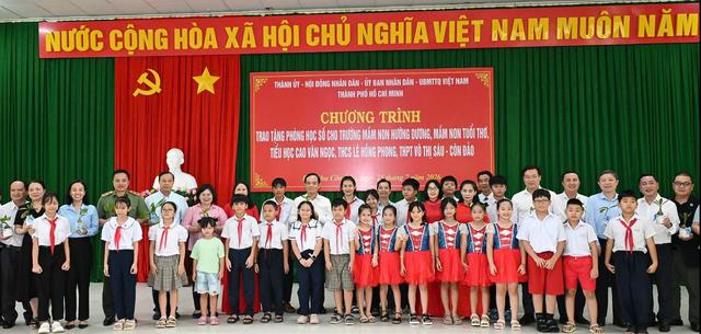 Tin học Đại Dương trao Ph&ograve;ng học số cho trường mầm non ở C&ocirc;n Đảo - Ảnh 1.