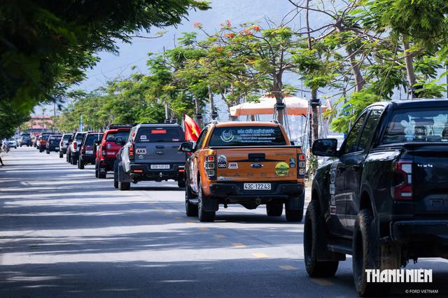 Từ &lsquo;xe chơi&rsquo; đến những chuyến cứu trợ: Cộng đồng b&aacute;n tải đang thay đổi ra sao?- Ảnh 4.