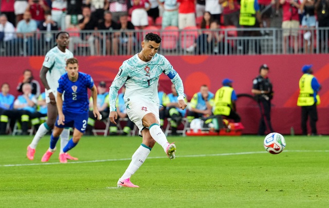 Ronaldo nói gì trước quả đá phạt đền lịch sử, giúp Bồ Đào Nha thắng ngược Croatia?- Ảnh 1.