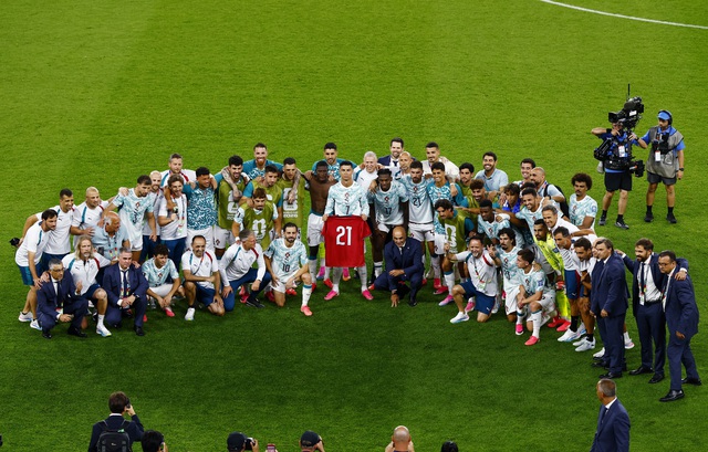 Ronaldo làm điều xúc động sau trận thắng nghẹt thở Croatia- Ảnh 3.