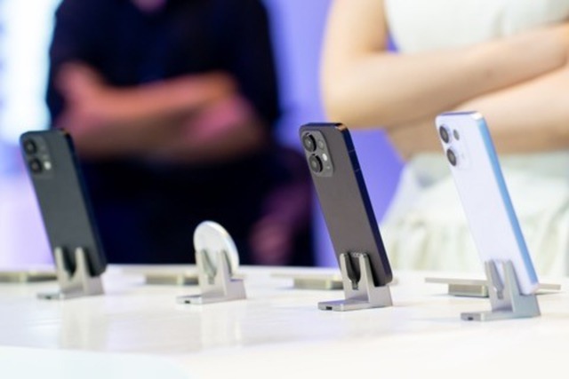 Ca sĩ Orange và Uprise PN ‘đốt cháy’ sân khấu ra mắt Oppo Reno16 5G - Ảnh 3.