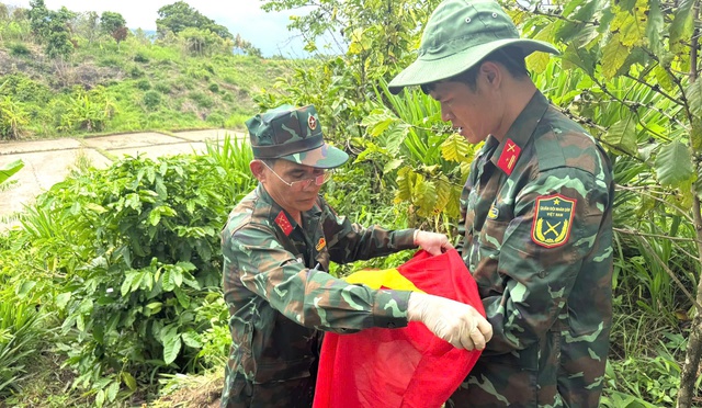 Phát hiện 2 hài cốt liệt sỹ trong rẫy cà phê tại Đắk Lắk - Ảnh 1.