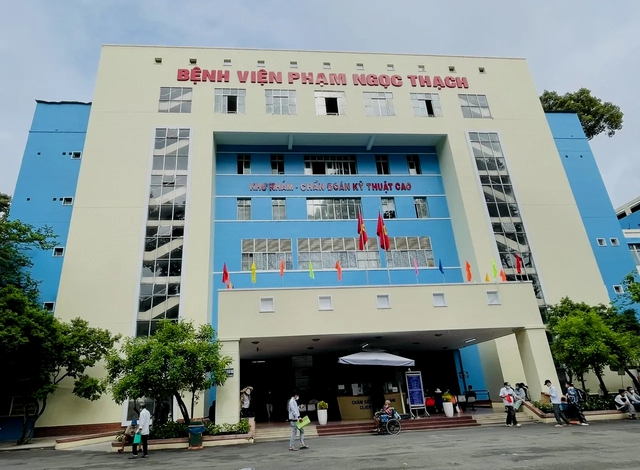 Bệnh viện Phạm Ngọc Thạch TP.HCM 'khoác áo mới' sau chỉnh trang- Ảnh 2.