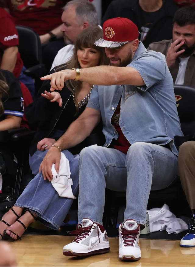 Cả New York n&aacute;o động v&igrave; 'đ&aacute;m cưới thế kỷ' của Taylor Swift - Travis Kelce - Ảnh 7.