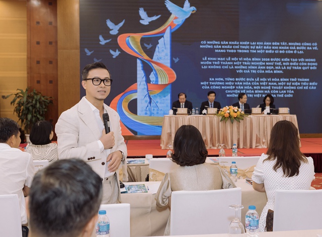 ‘Sân khấu kiến tạo một biểu tượng sống của hòa bình!’- Ảnh 1.