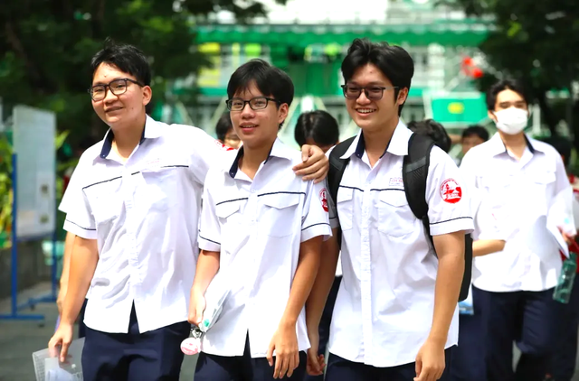 Ng&agrave;nh 'hot' n&agrave;o c&oacute; mức điểm s&agrave;n x&eacute;t tuyển từ 15? - Ảnh 1.