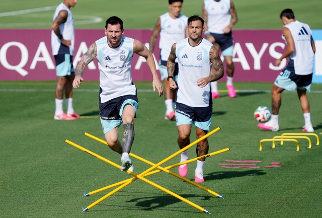 World Cup 2026, Argentina - Cabo Verde: Mbappe, Haaland, Kane và Ronaldo đã gọi, Messi trả lời? - Ảnh 1.