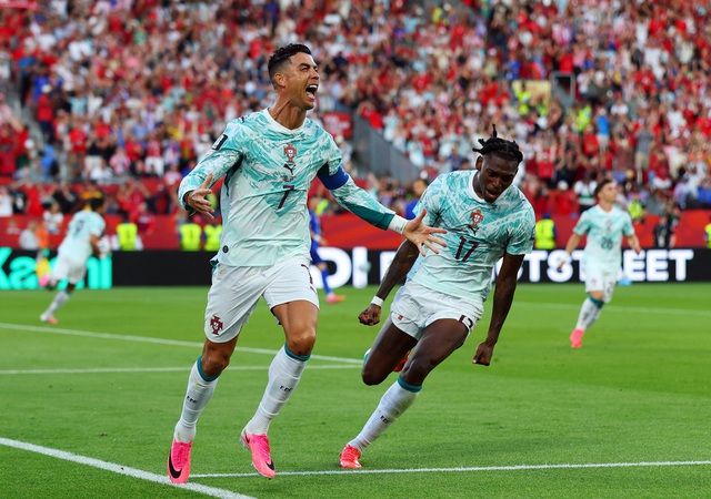 Thống kê khó tin về Ronaldo sau lần đầu tiên ghi bàn thắng tại vòng knock-out World Cup- Ảnh 1.