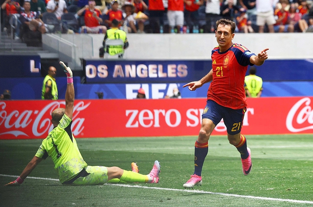 Mikel Oyarzabal: Từ người vô hình đến chân sút chủ lực- Ảnh 1.