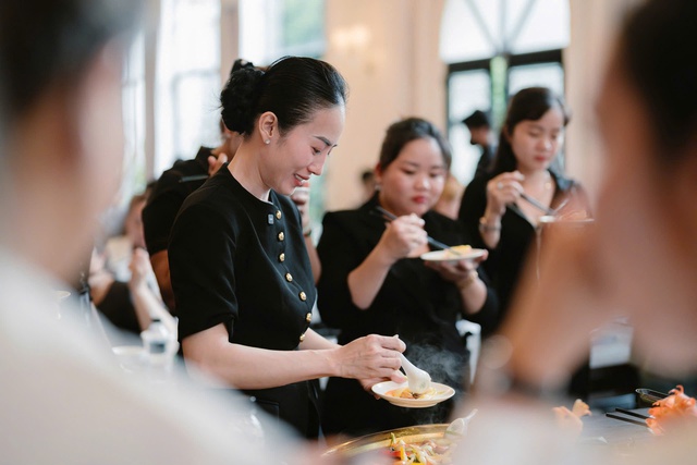 Từ giao v&agrave;i hộp đồ ăn đến phục vụ h&agrave;ng ngh&igrave;n tiệc cưới miền T&acirc;y - Ảnh 1.