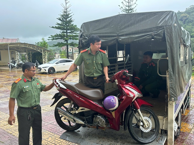 Giải cứu người đàn ông đi lạc hơn 550 km, đem theo hơn 1,2 tỉ đồng- Ảnh 2.