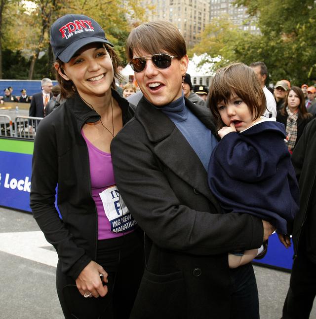 Katie Holmes ủng hộ con g&aacute;i cắt đứt với Tom Cruise?- Ảnh 3.