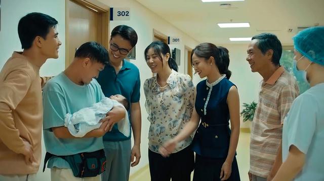 Vì sao cảnh bị cắt trong tập cuối phim giờ vàng gây tranh cãi? - Ảnh 2.