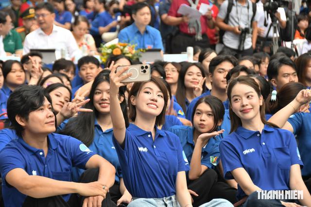 Những đột ph&aacute; định h&igrave;nh h&agrave;nh tr&igrave;nh mới của thanh ni&ecirc;n Việt Nam- Ảnh 2.