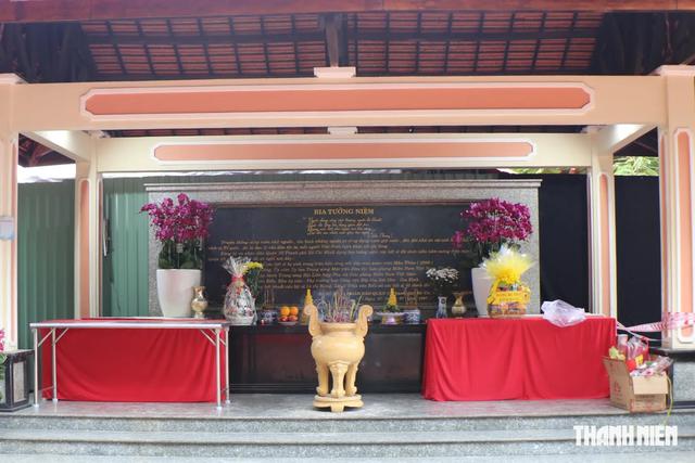 Dời bia tưởng niệm ở công viên Lê Thị Riêng để mở rộng tìm kiếm liệt sĩ- Ảnh 1.