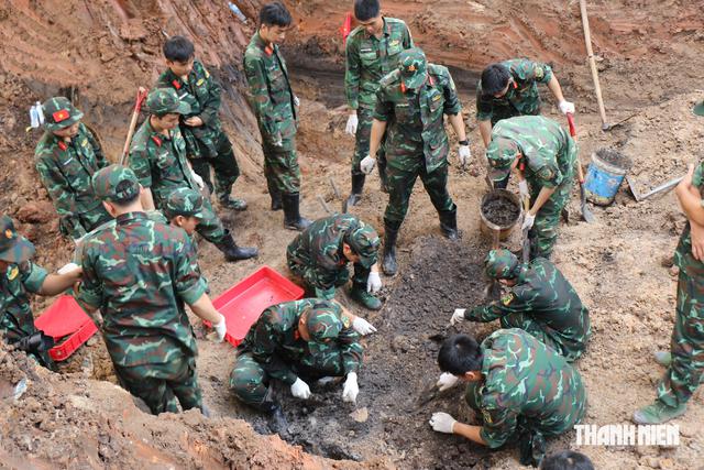 Dời bia tưởng niệm ở công viên Lê Thị Riêng để mở rộng tìm kiếm liệt sĩ- Ảnh 2.