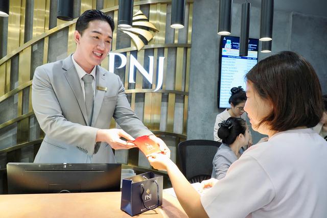 PNJ duy tr&igrave; đ&agrave; tăng trưởng qu&yacute; 2 12%, doanh thu 6 th&aacute;ng đạt 25.729 tỉ đồng - Ảnh 1.