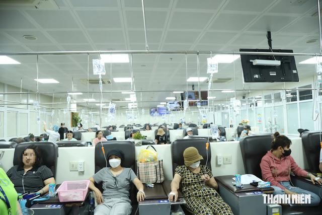 Nhịn ăn để 'bỏ đói' khối u ung thư: Bác sĩ chỉ ra những điều bệnh nhân hiểu sai- Ảnh 2.
