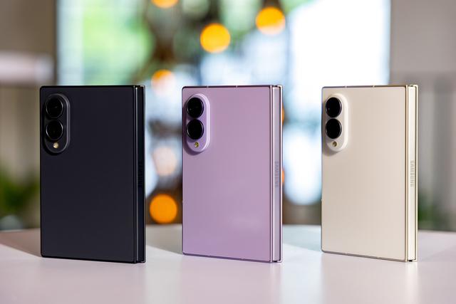 Người trẻ đang đổ xô mua Galaxy Z Fold8, Samsung hưởng trái ngọt - Ảnh 1.