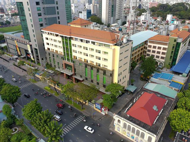 ĐH Khoa học xã hội và nhân văn TP.HCM tuyển giảng viên lương tới 60 triệu đồng/tháng - Ảnh 1.