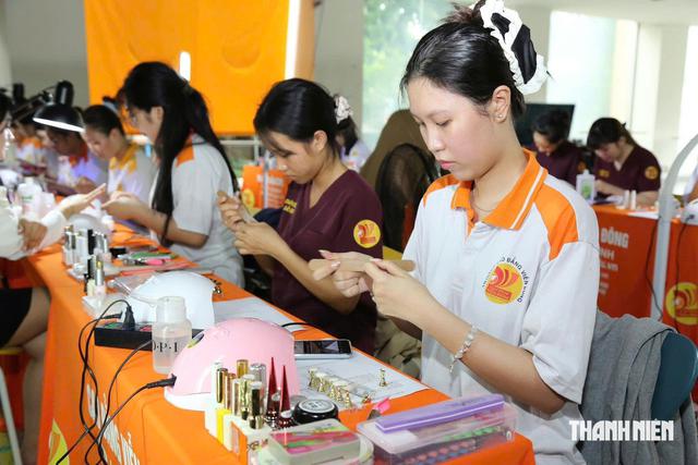 Bộ giáo dục và đào tạo "may đo" chương trình phổ thông cho hệ trung học nghề - Ảnh 1.