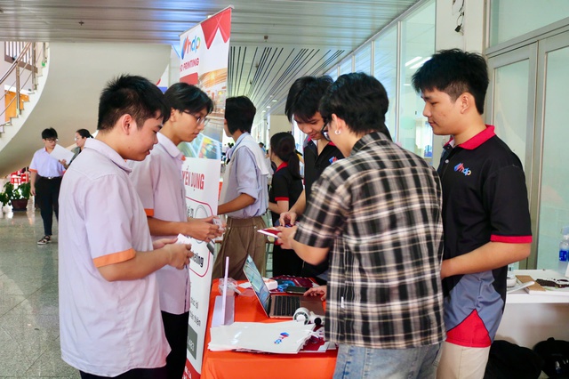 Nhiều việc làm không yêu cầu kinh nghiệm dành cho sinh viên - Ảnh 1.