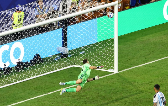 Cabo Verde kiêu hãnh rời World Cup khi khiến Messi ‘toát mồ hôi hột’ và 3 nhà vô địch khiếp đảm- Ảnh 4.