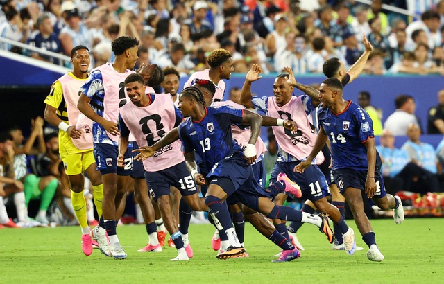 Cabo Verde kiêu hãnh rời World Cup khi khiến Messi ‘toát mồ hôi hột’ và 3 nhà vô địch khiếp đảm- Ảnh 1.
