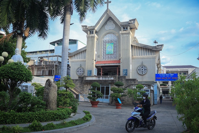 Người giữ nghề kéo chuông nhà thờ bằng tay hơn 1 thập kỷ ở TP.HCM- Ảnh 4.