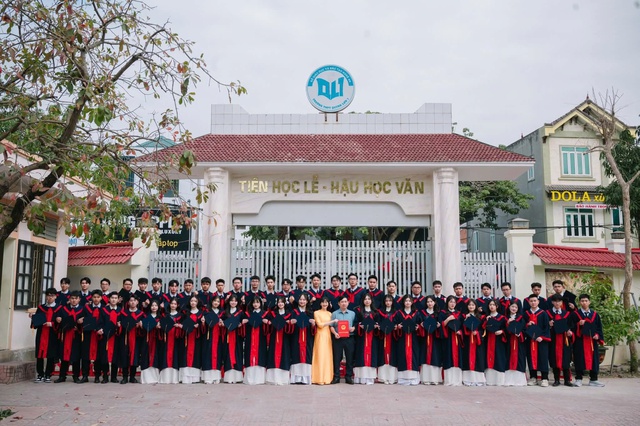Lớp học trường làng ở Nghệ An có 18 học sinh đạt điểm 10 môn Toán - Ảnh 1.