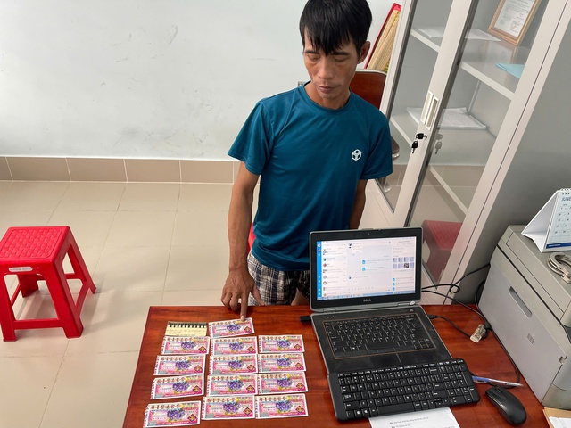 Cắt dán 13 tờ vé số giả lừa người phụ nữ bán dạo ở Tây Ninh - Ảnh 3.
