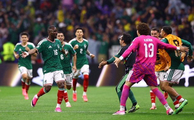 Đội tuyển Anh phải cực khỏe như &lsquo;si&ecirc;u nh&acirc;n&rsquo; mới đấu nổi Mexico, vấn đề nằm ở c&aacute;i s&acirc;n cao v&uacute;t- Ảnh 2.