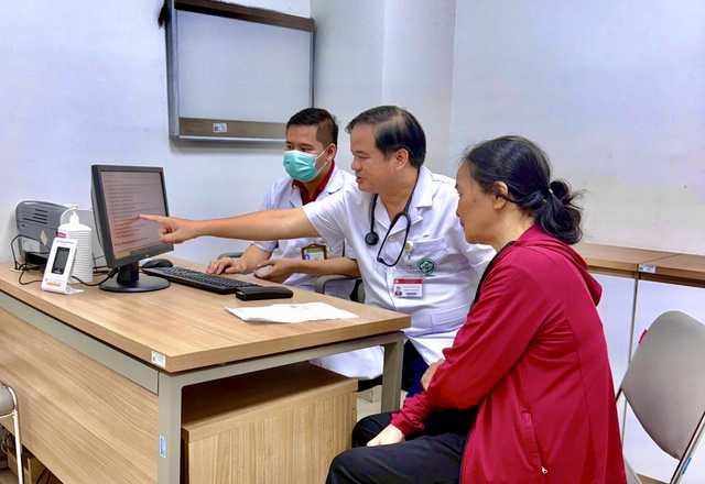 Bệnh viện Bạch Mai cơ sở Ninh Bình tiếp đón người bệnh từ 6 giờ sáng- Ảnh 1.
