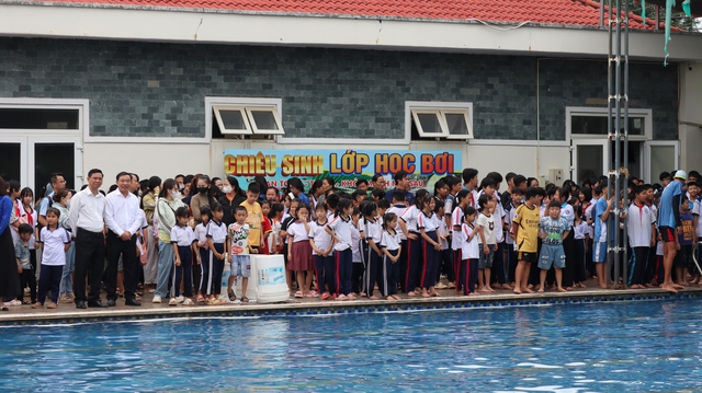 Đồng Nai: Mở c&aacute;c lớp học bơi miễn ph&iacute; cho học sinh - Ảnh 9.