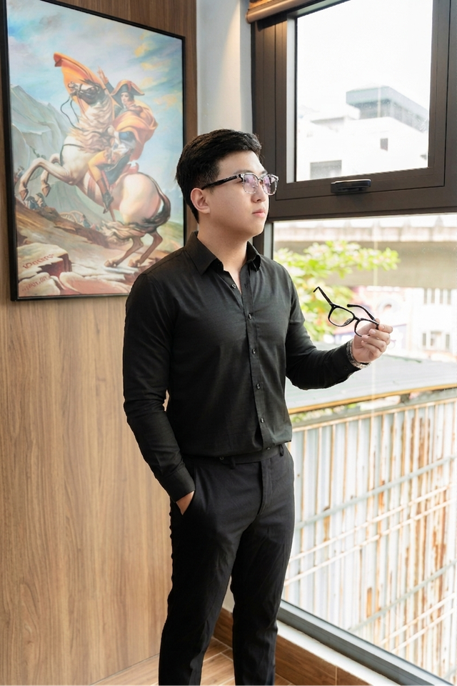 Chia sẻ kinh nghiệm thực tế, đồng hành cùng người mới trong ngành kính - Ảnh 1.
