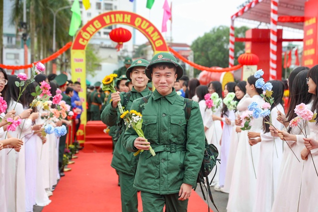 Bộ Quốc phòng nói rõ về xăm hình, tật khúc xạ trong tuyển nghĩa vụ quân sự- Ảnh 1.