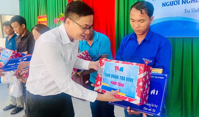 Thanh ni&ecirc;n Vĩnh Long chung sức x&acirc;y dựng qu&ecirc; hương - Ảnh 2.