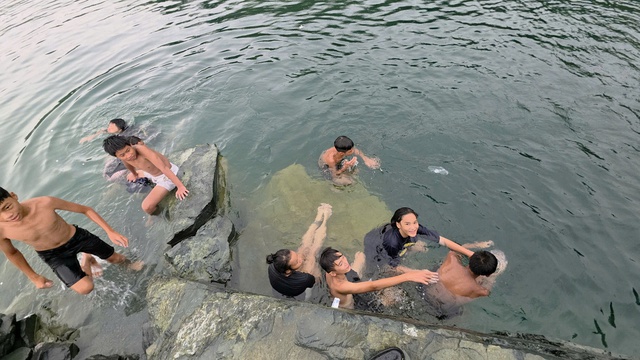 ‘Tử thần’ rình rập mỗi ngày ở mỏ đá Hóa An- Ảnh 7.