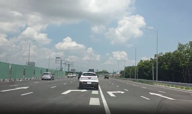 Nhiều t&agrave;i xế bị phạt nguội khi ra v&agrave;o cao tốc: Đi sao mới đ&uacute;ng? - Ảnh 1.