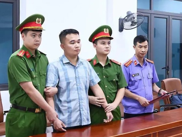 Khởi tố Hiệu trưởng Trường THPT chuyên Tuyên Quang vụ điểm 10 toán- Ảnh 1.
