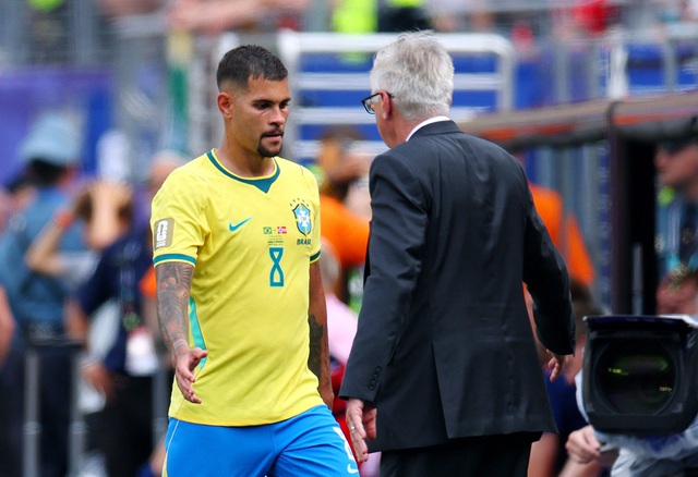 HLV Ancelotti tuyên bố không từ chức dù Brazil thua quá đau, lý giải tại sao giao Guimaraes sút 11 m- Ảnh 2.