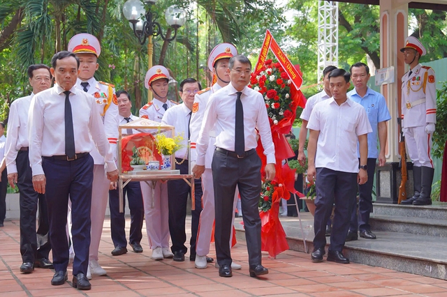 Quy tập hài cốt liệt sĩ tại Công viên Lê Thị Riêng: Hành trình thiêng liêng- Ảnh 1.
